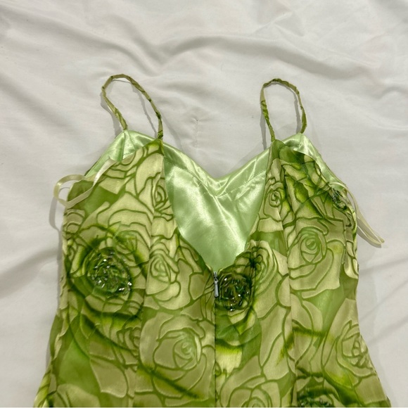 Y2K flowy formal dress - Picture 10 of 11